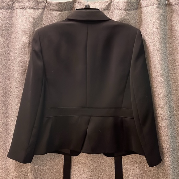 Tahari Black Blazer with satin bow - Picture 5 of 5